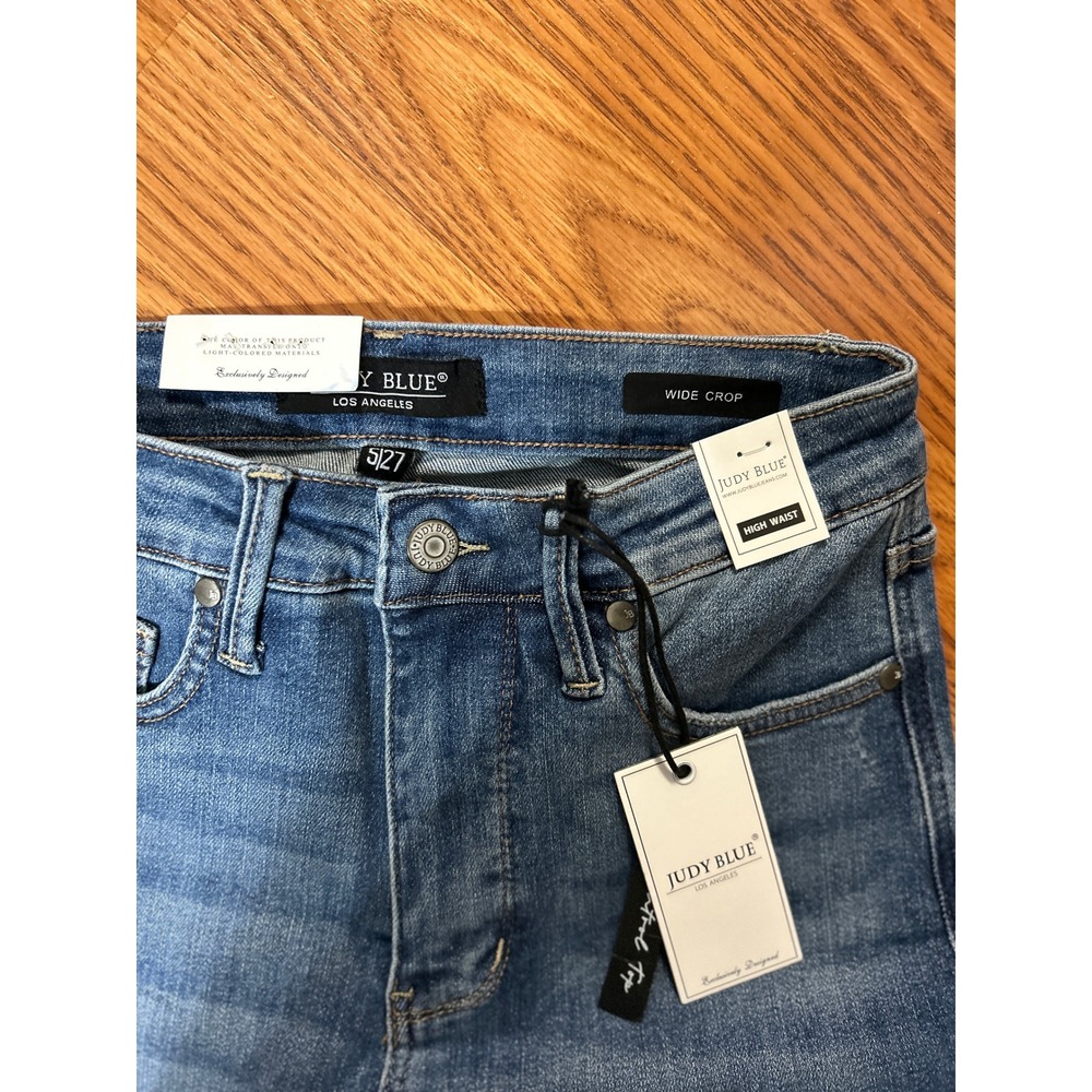 Judy Blue Wide Leg Crop Jeans in Medium Blue Wash - Picture 2 of 4